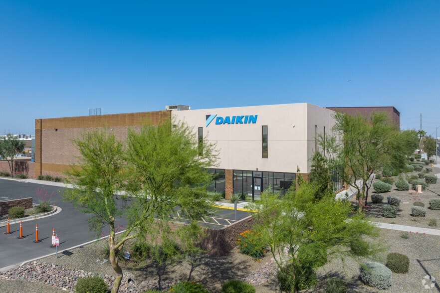 4940 W Lower Buckeye Rd, Phoenix, AZ for lease - Building Photo - Image 1 of 7