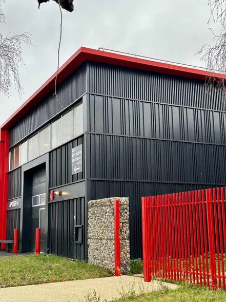 Flex in Bonneuil-sur-Marne for lease - Building Photo - Image 1 of 9