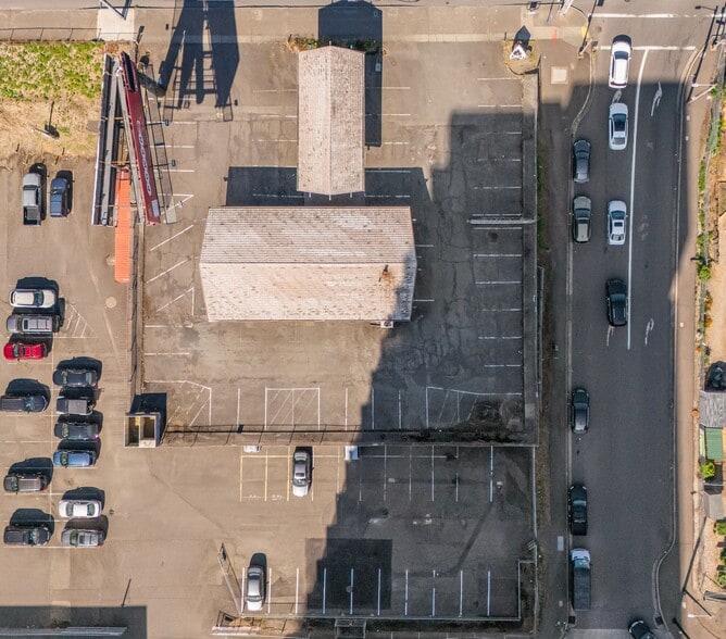 3714 SW Macadam Ave, Portland, OR for lease - Building Photo - Image 2 of 5