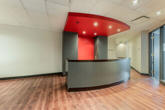 501-507 Pl d'Armes, Montréal, QC for lease Building Photo- Image 2 of 30