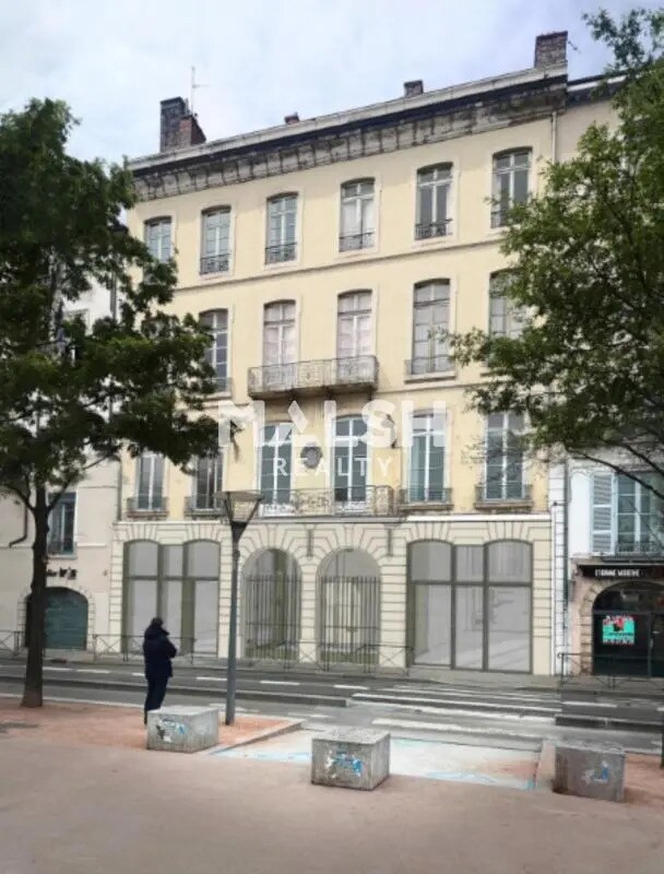 Office in Lyon for sale Building Photo- Image 1 of 2