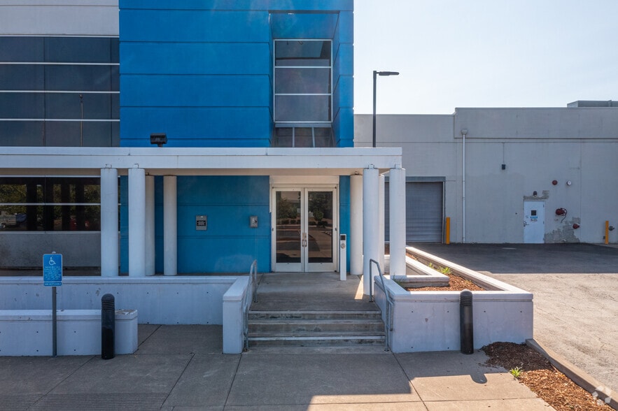 3590 W 3rd Ave, Eugene, OR for lease - Building Photo - Image 2 of 22