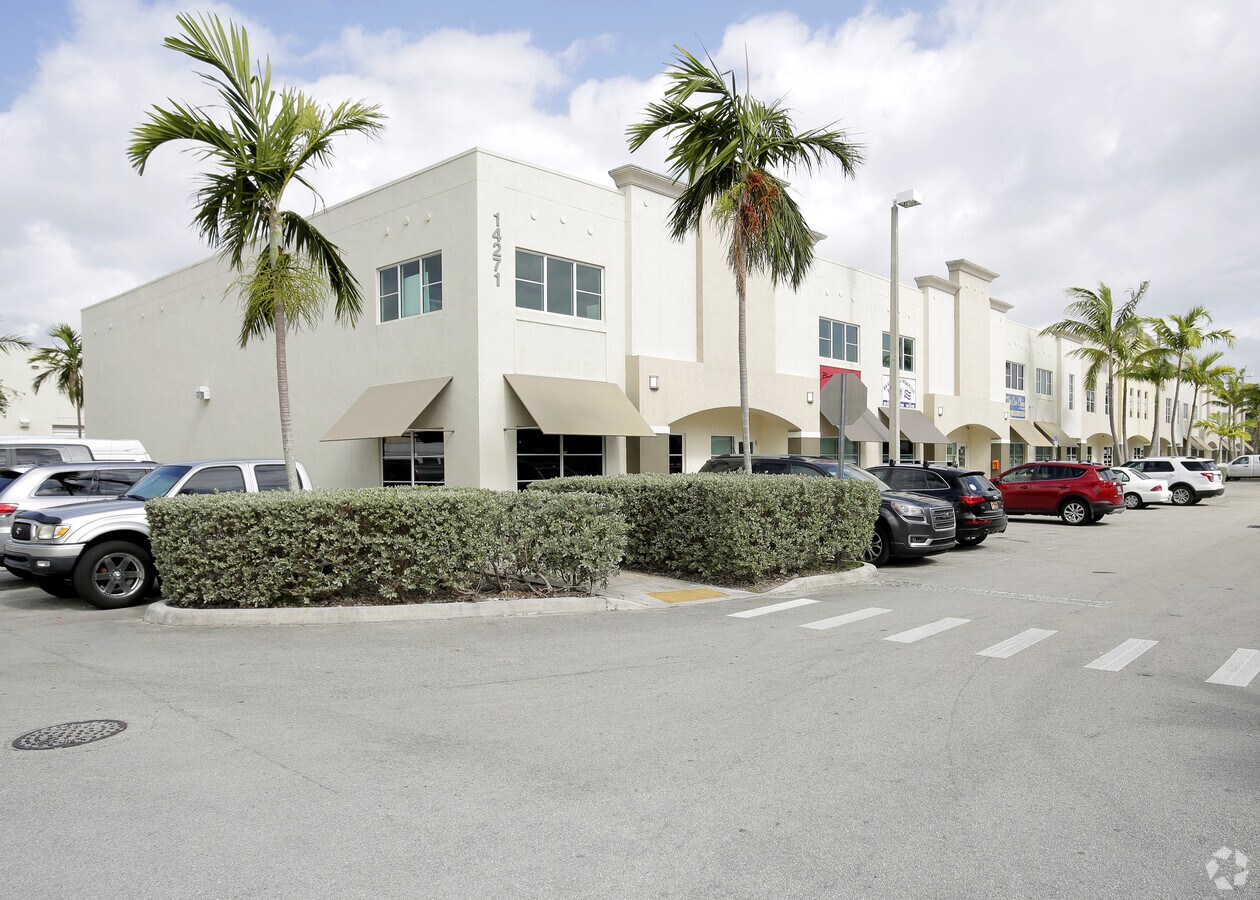 14271 SW 120th St, Miami, FL 33186