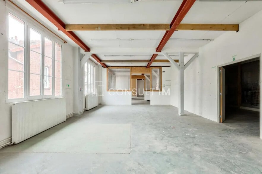 Office in Pantin for sale - Building Photo - Image 2 of 8