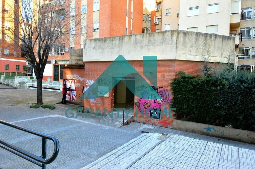 Retail in Cáceres, Cáceres for sale - Building Photo - Image 2 of 7