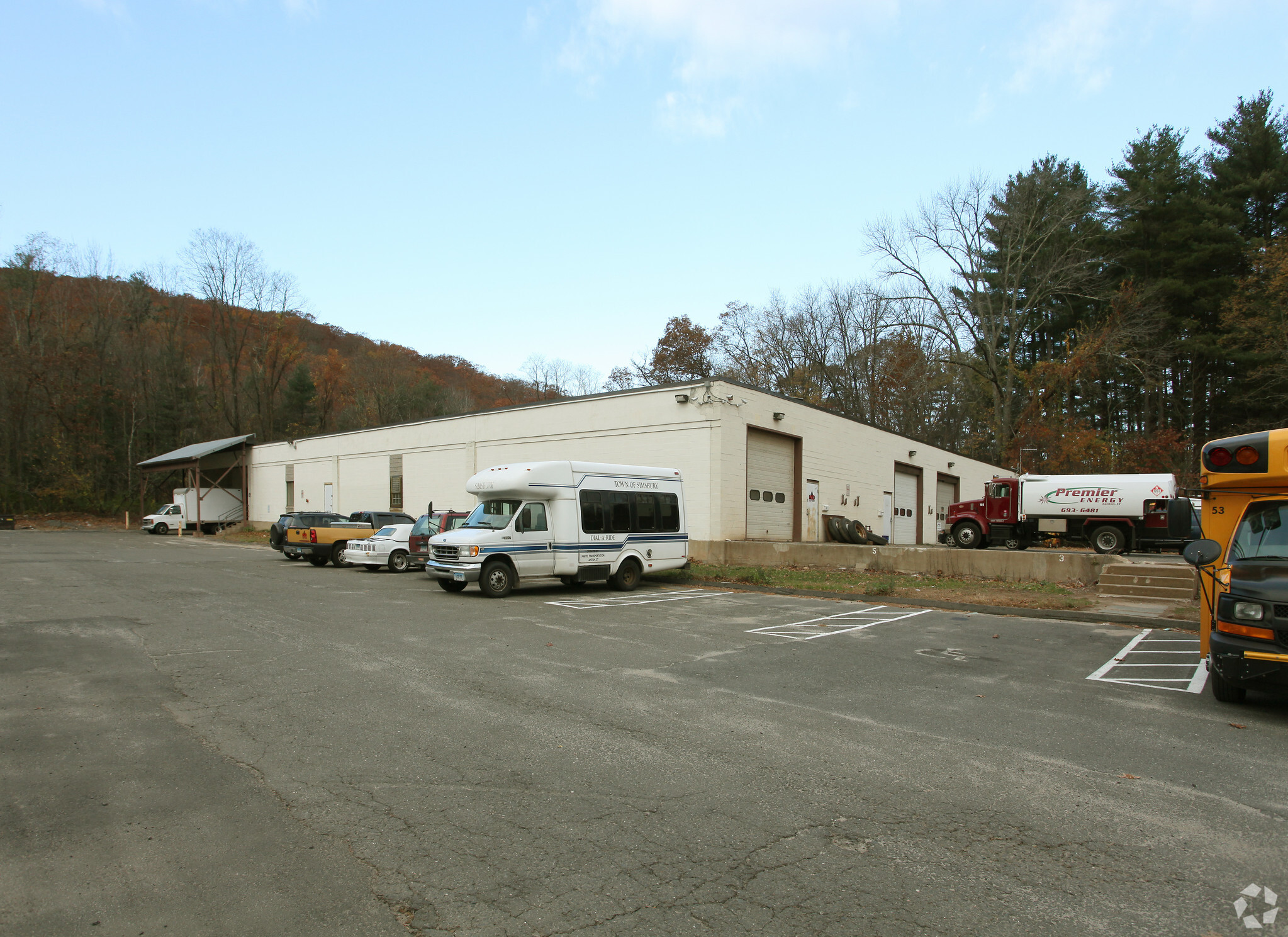 146 Powder Mill Rd, Canton, CT for sale Primary Photo- Image 1 of 1