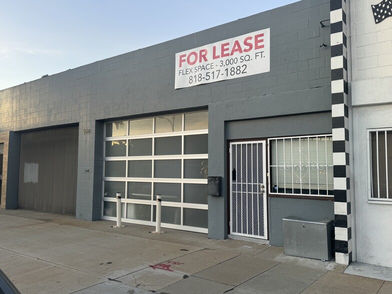 502 S Victory Blvd, Burbank, CA for lease - Building Photo - Image 1 of 10