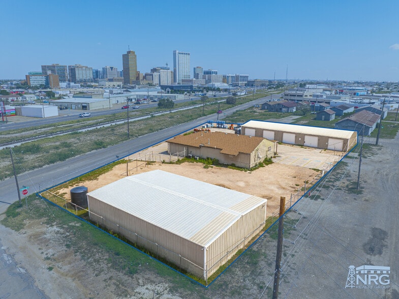 903 W Industrial Ave, Midland, TX for lease - Building Photo - Image 3 of 17