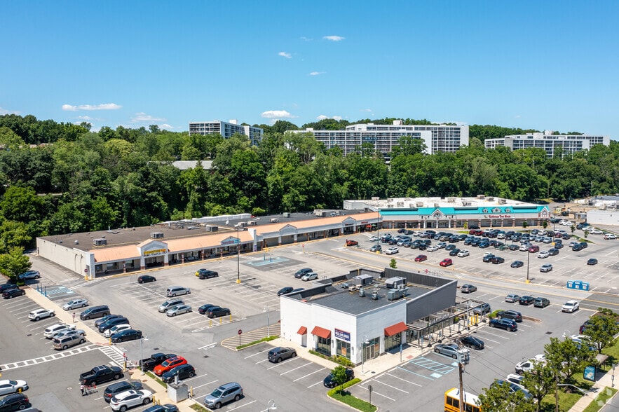 381393 N Central Ave, Hartsdale, NY 10530 Dalewood Shopping Center