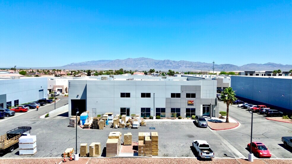 2567 W Cheyenne Ave, North Las Vegas, NV for sale - Primary Photo - Image 1 of 1