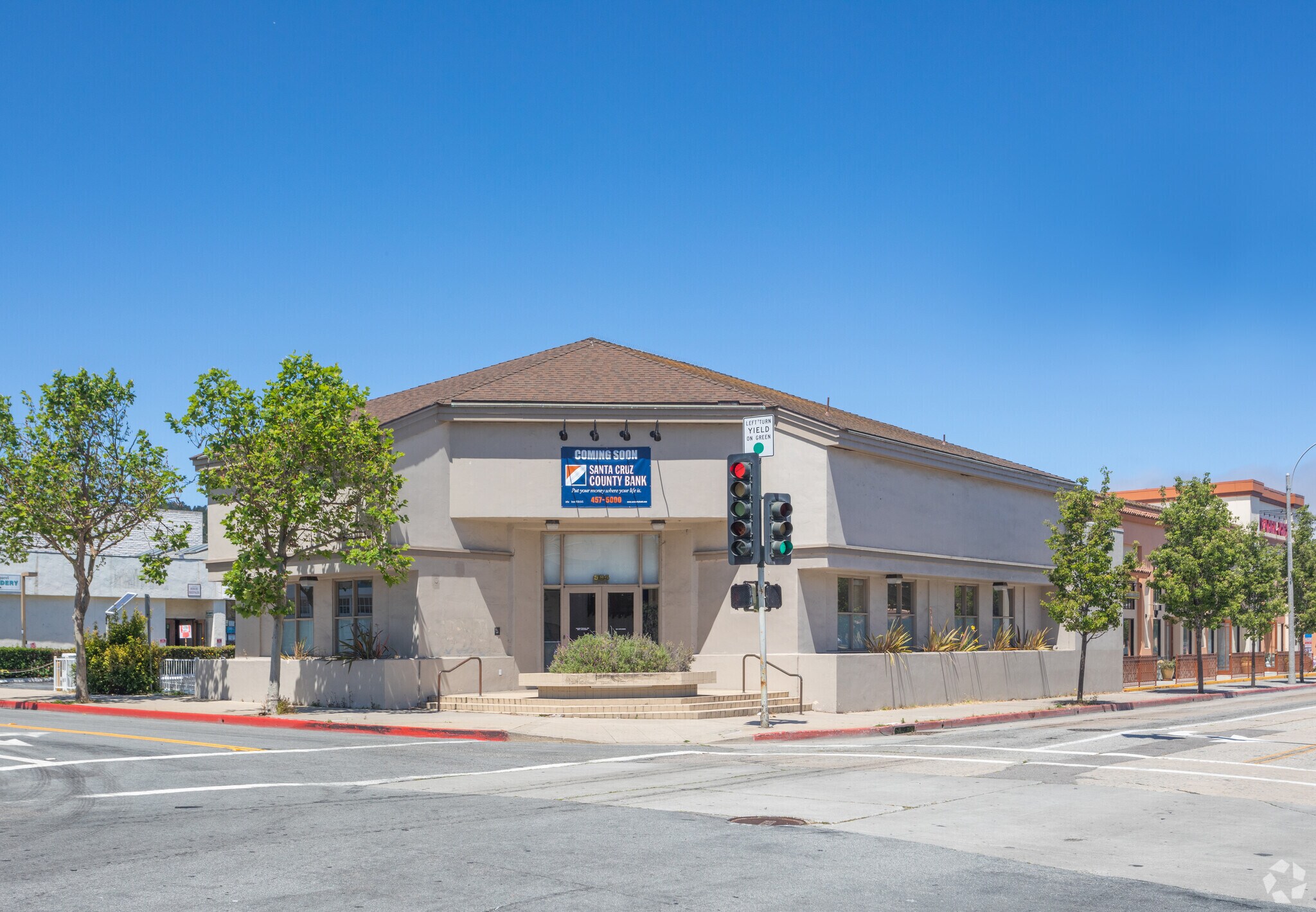 584 Munras Ave, Monterey, CA for sale Primary Photo- Image 1 of 1