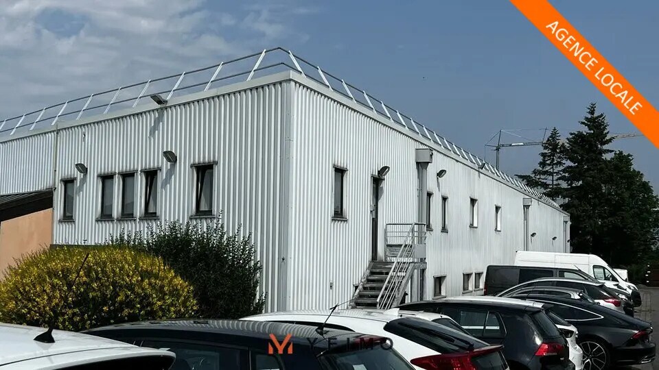 Office in SAINT-OUEN-L'AUMONE for lease Building Photo- Image 1 of 11