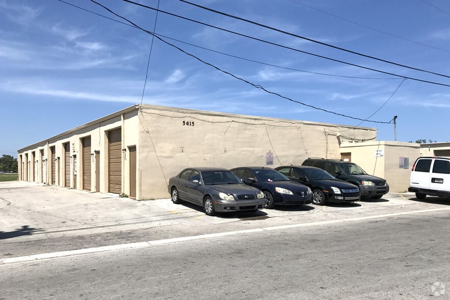 5615 NW 8th St, Margate, FL for sale - Building Photo - Image 2 of 16