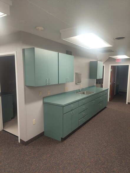 445-457 Avon Belden Rd, Avon Lake, OH for lease - Interior Photo - Image 3 of 8