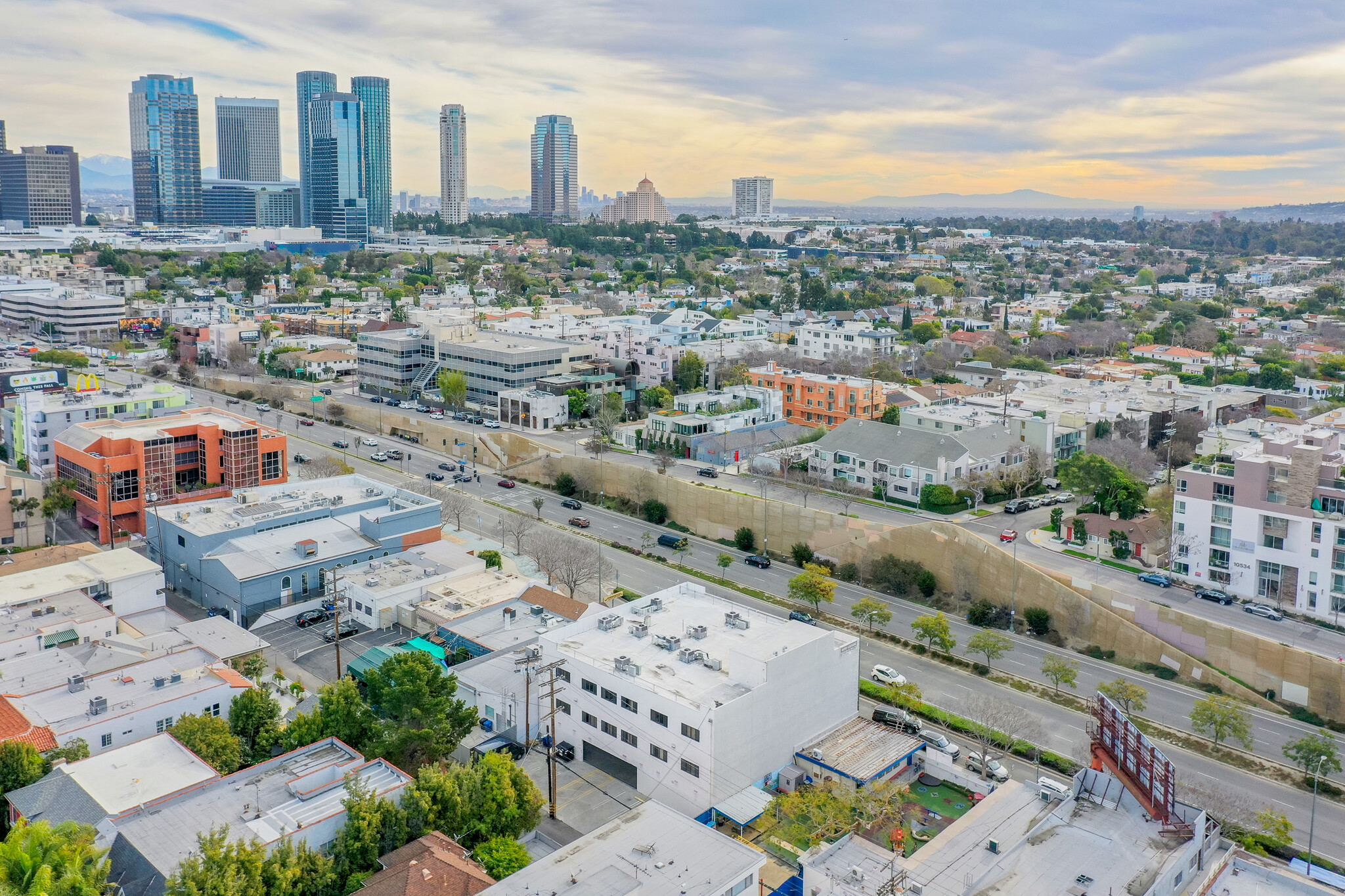 10537 Santa Monica Blvd, Los Angeles, CA for sale Building Photo- Image 1 of 23