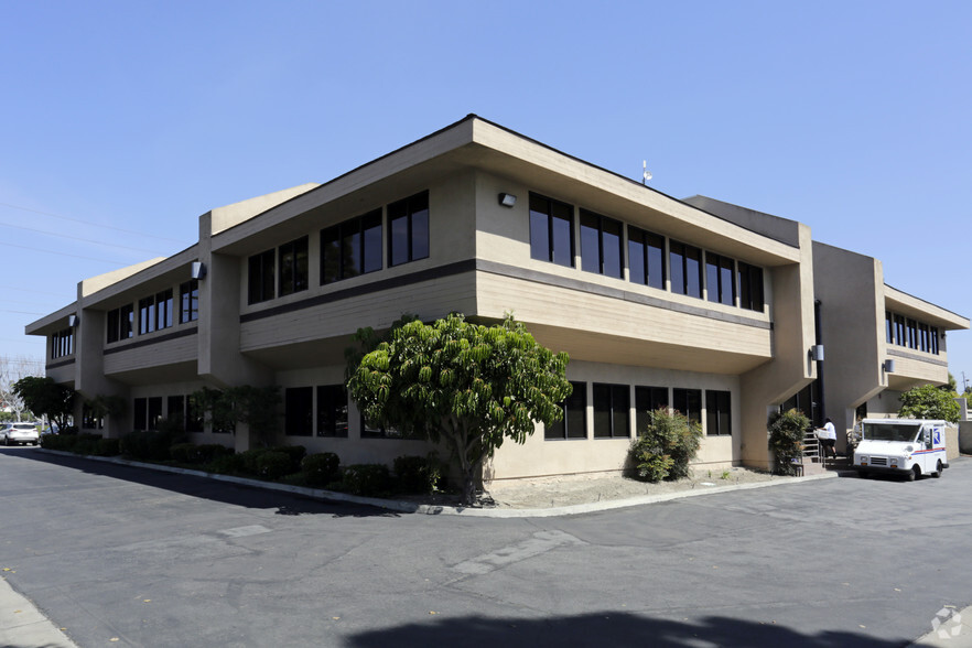 5500 Bolsa Ave, Huntington Beach, CA for lease - Building Photo - Image 1 of 5