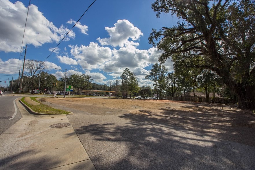 6401 Old Shell Rd, Mobile, AL for lease - Primary Photo - Image 1 of 2