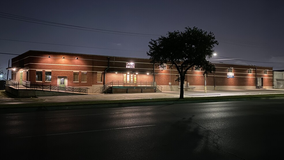 5644 Navigation Blvd, Houston, TX for lease - Building Photo - Image 1 of 7