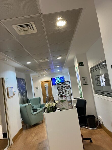 Office in Madrid, Madrid for lease - Building Photo - Image 2 of 12