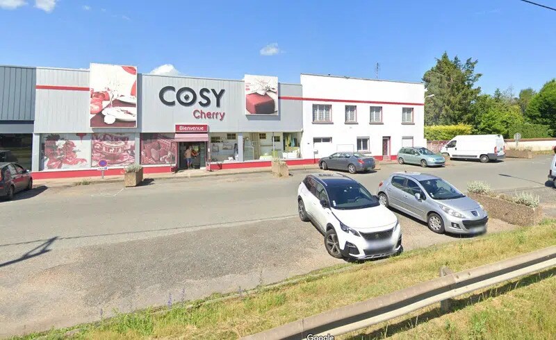Retail in Vitry-en-Charollais for lease - Building Photo - Image 1 of 6