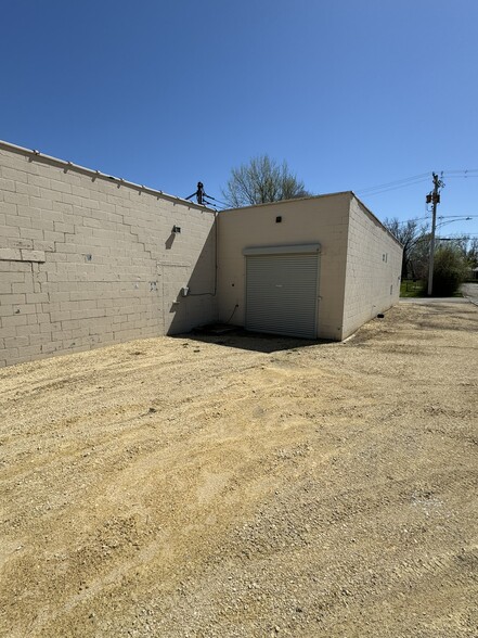 3944 Auburn St, Rockford, IL for lease - Building Photo - Image 3 of 33