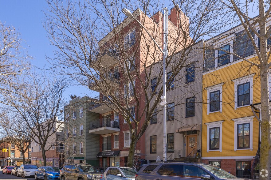 150 Java St, Brooklyn, NY for sale - Primary Photo - Image 1 of 1