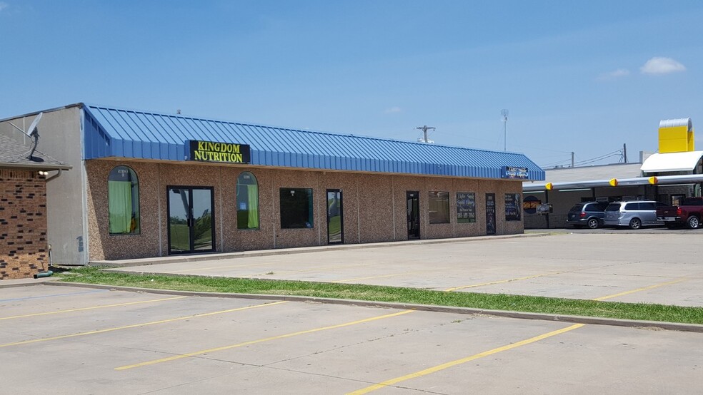 2812-2818 NW Sheridan Rd, Lawton, OK for lease - Building Photo - Image 2 of 2