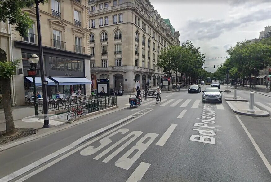 Retail in Paris for lease - Building Photo - Image 1 of 3