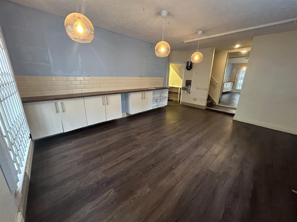 The Gatehouse, 15 St Mary's Street, Stamford for lease Interior Photo- Image 1 of 7