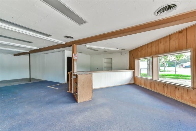 449 S 17th St, West Columbia, TX for sale - Building Photo - Image 3 of 47