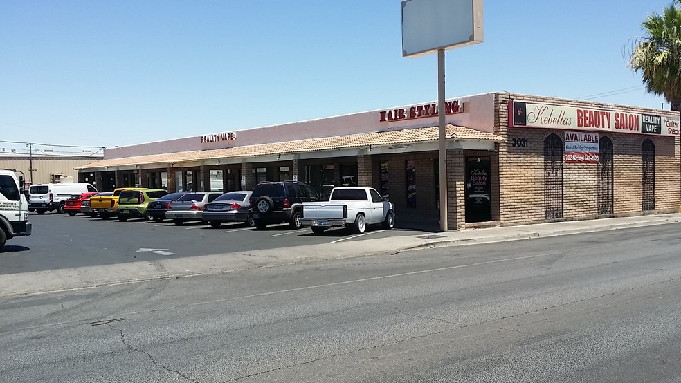 3021-3031 E Charleston Blvd, Las Vegas, NV for lease - Primary Photo - Image 1 of 45