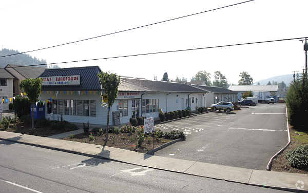 17936-17990 SE Division St, Portland, OR for lease - Building Photo - Image 2 of 6