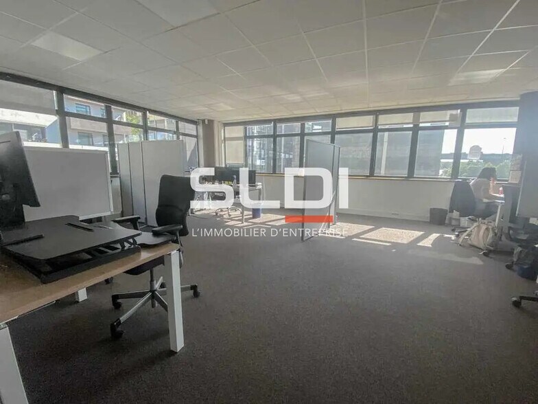 Office in Tassin-la-Demi-Lune for lease - Interior Photo - Image 3 of 4