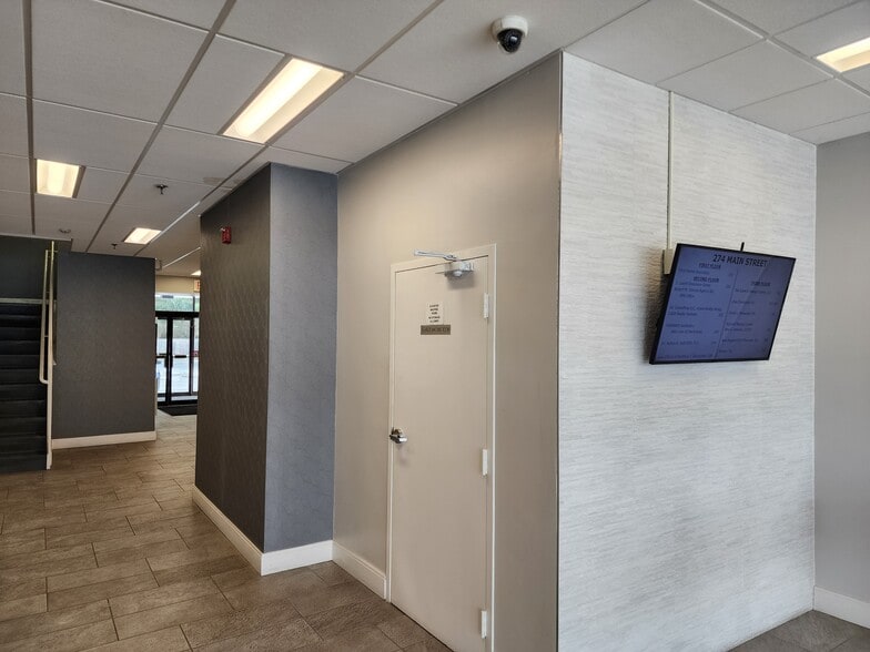 274 Main St, Reading, MA for lease - Interior Photo - Image 3 of 7