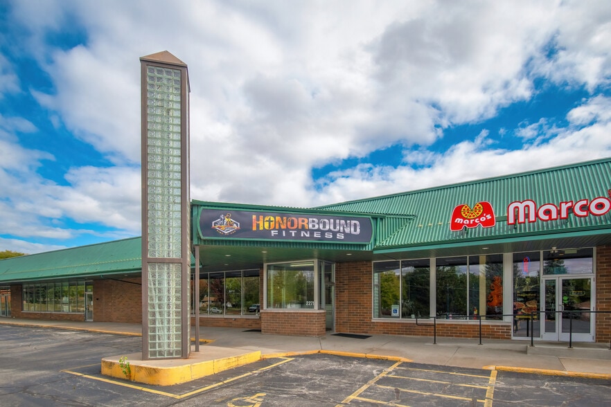 2265-2271 True Ln, Green Bay, WI for lease - Building Photo - Image 2 of 6