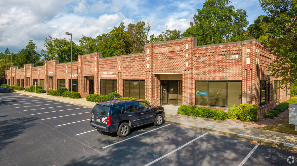 200 Cascade Pointe Ln, Cary, NC for lease - Building Photo - Image 1 of 10