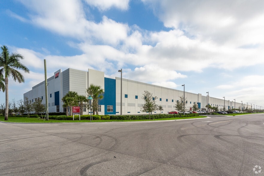10901-11181 NW 146th St, Hialeah Gardens, FL for sale - Primary Photo - Image 1 of 1