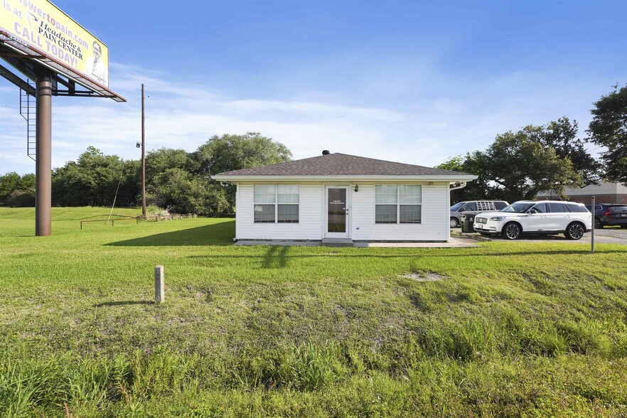 1425 E Tunnel Blvd, Houma, LA for sale - Primary Photo - Image 1 of 16