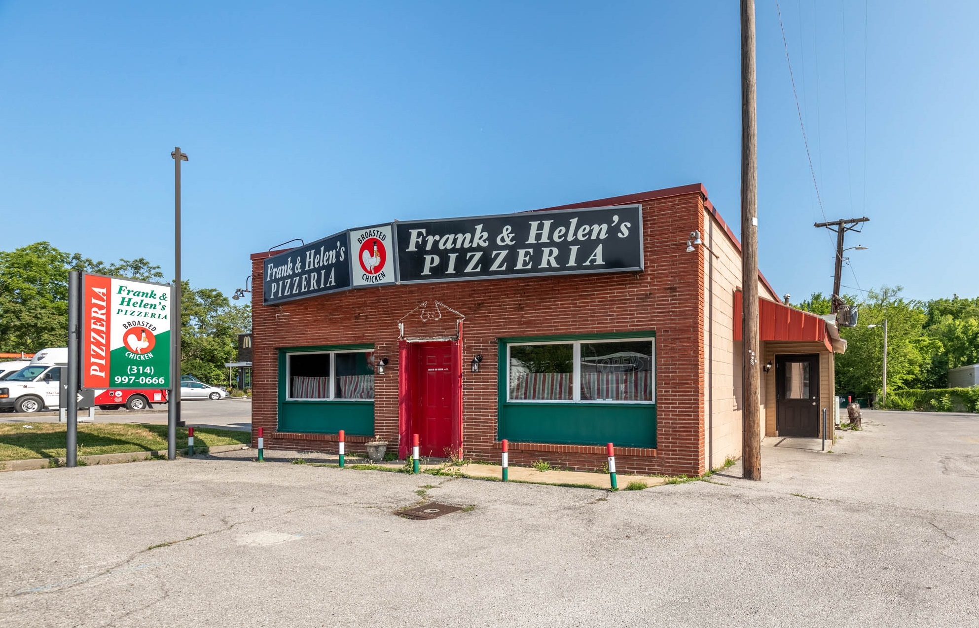 8111 Olive Blvd, University City, MO for sale Building Photo- Image 1 of 1