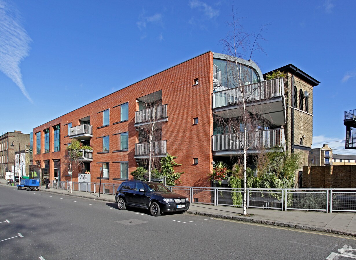 42 Gloucester Ave, London, LND NW1 8JD