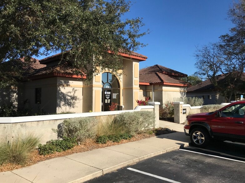 212-216 Southpark Cir, Saint Augustine, FL for lease - Building Photo - Image 3 of 4