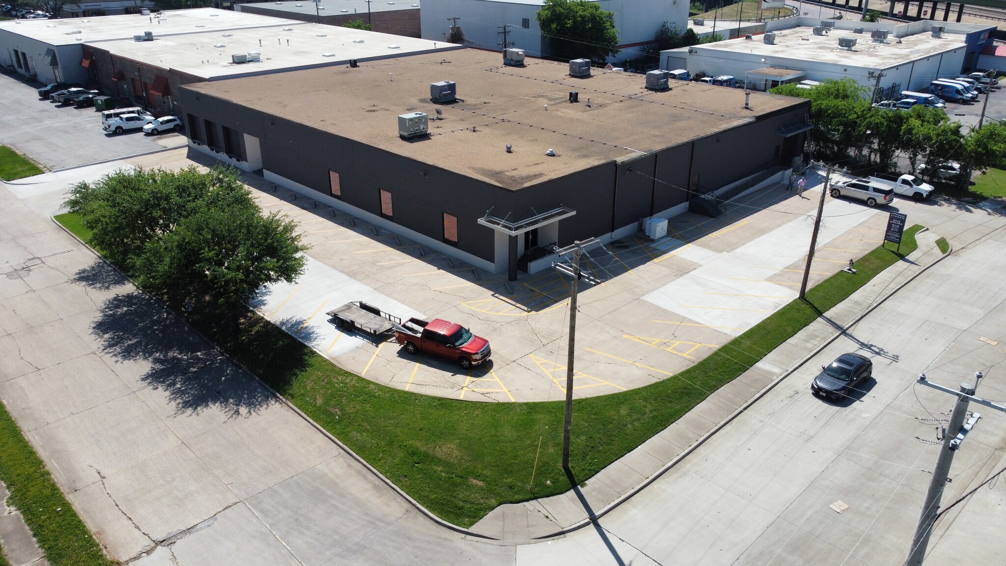 3400 Royalty Row, Irving, TX for lease Building Photo- Image 1 of 15