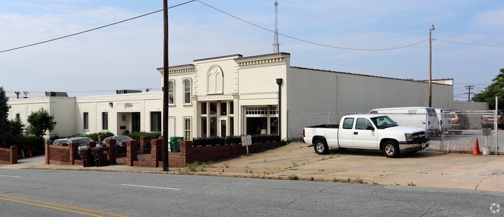 116 Lindsay St, High Point, NC for sale - Building Photo - Image 2 of 4