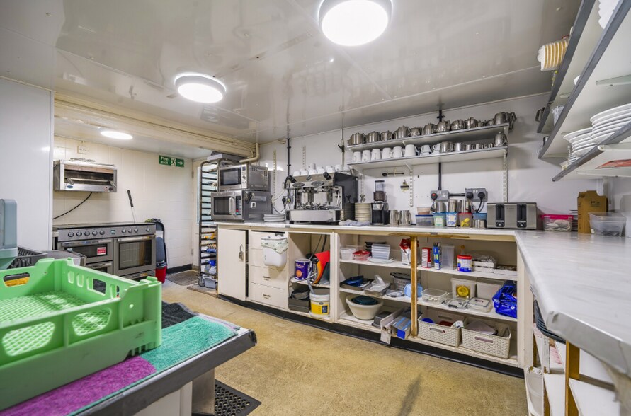 30 Meneage St, Helston for sale - Interior Photo - Image 2 of 9