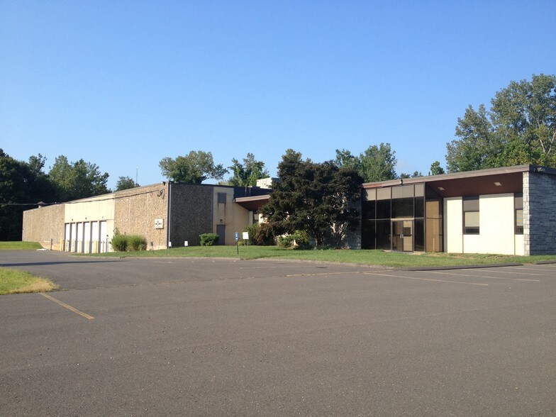 2500 Berlin Tpke, Berlin, CT for sale - Building Photo - Image 1 of 1