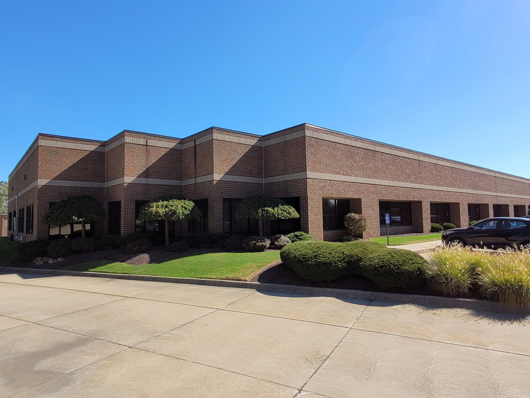 3743 – 3755 Boettler Oaks Dr., Uniontown, OH for lease Building Photo- Image 1 of 8