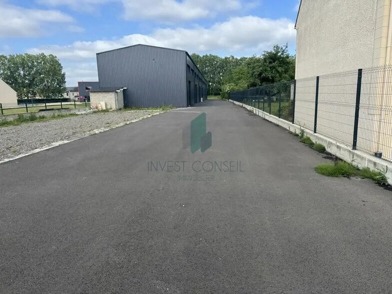 Flex in Bernes-sur-Oise for lease - Building Photo - Image 2 of 6
