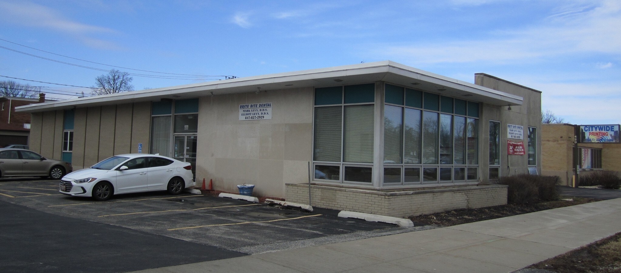 444 Lee St, Des Plaines, IL for sale Primary Photo- Image 1 of 1