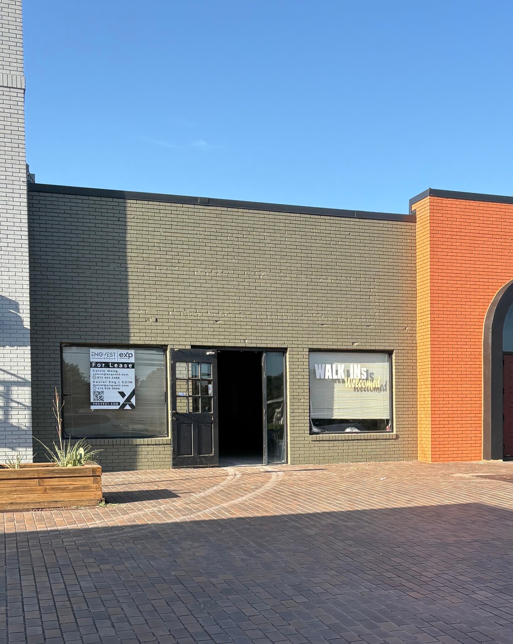 455-499 W Harwood Rd, Hurst, TX for lease Building Photo- Image 1 of 2