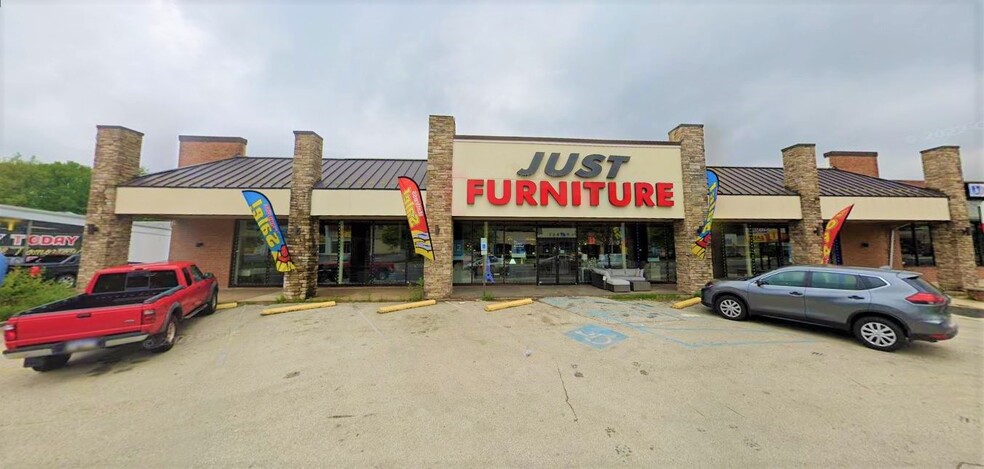 134 Baltimore Pike, Springfield, PA for sale - Building Photo - Image 2 of 5